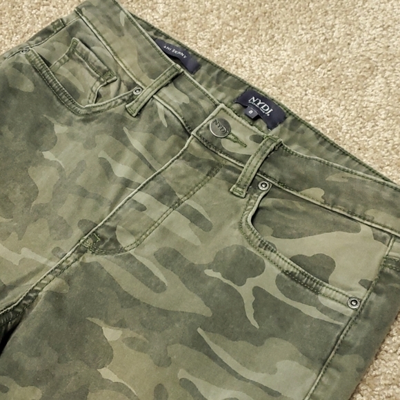 NYDJ Ami Skinny Jeans Camo, Size 8 - Picture 3 of 6